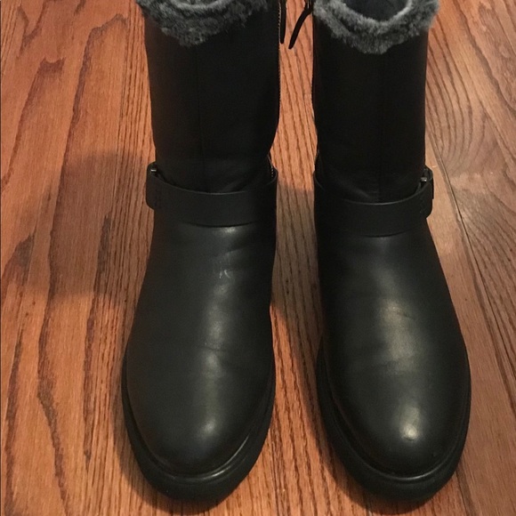 Leather Ugg’s - Picture 1 of 5